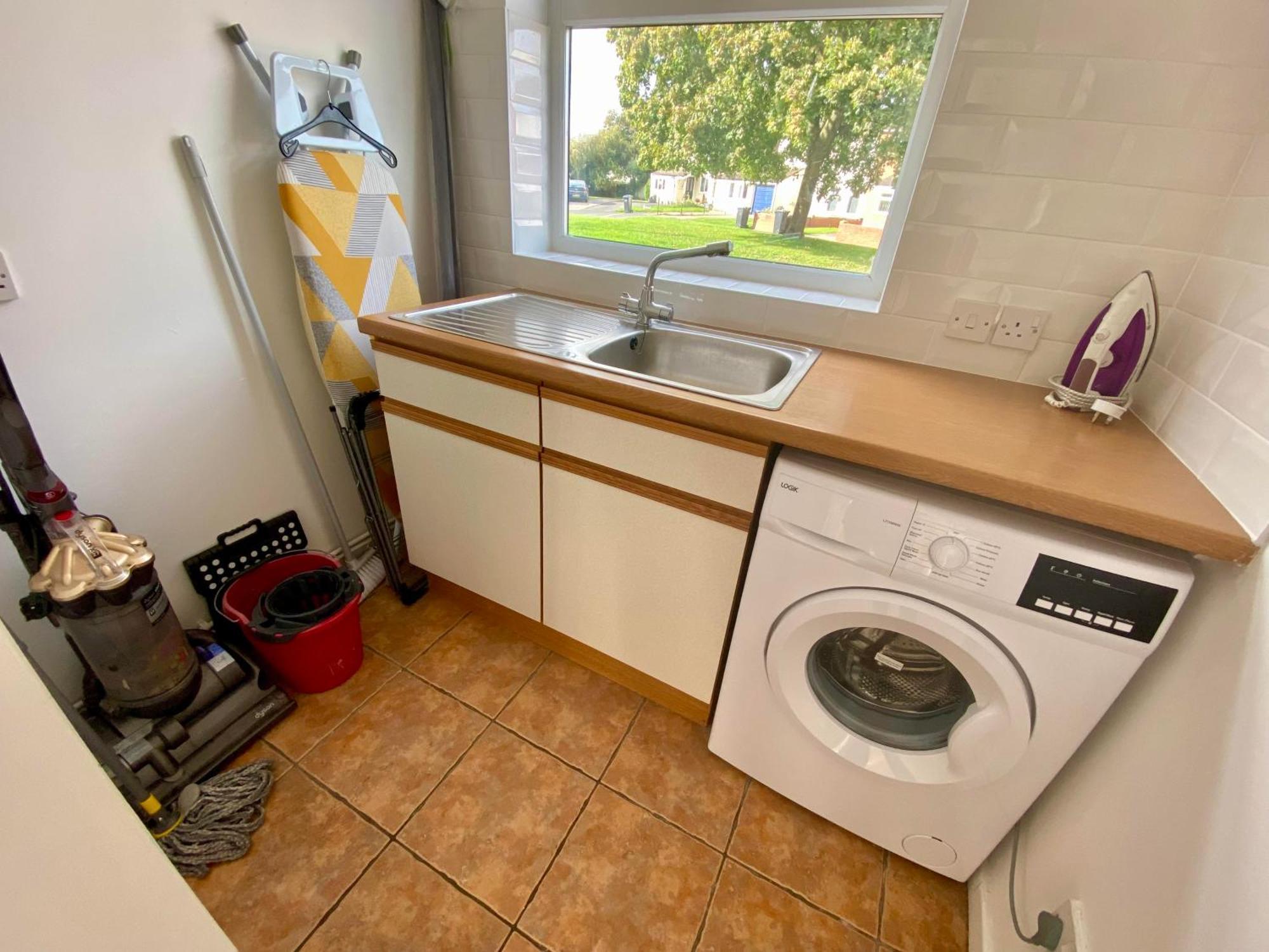 Spacious 3 Bed House, Sleeps 6, Free Parking - 14 Millers Close Leominster Extérieur photo